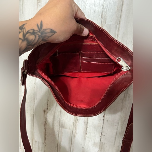 Leaders in Leather Purse - Picture 5 of 8